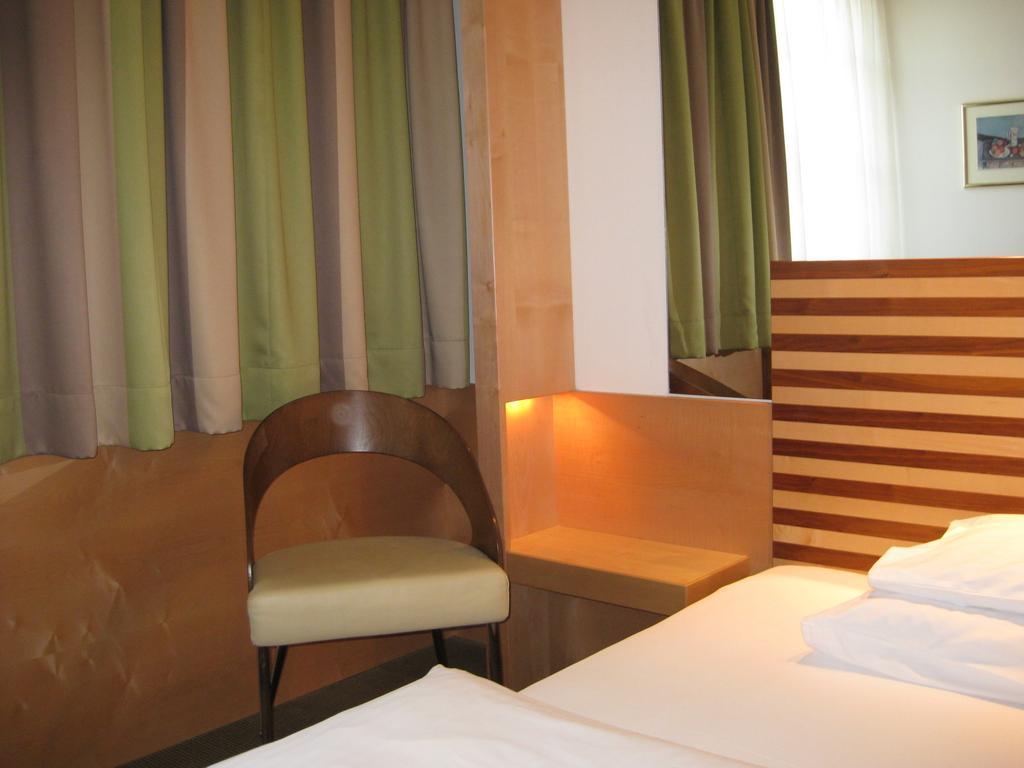 City Hotel Linz Exteriör bild